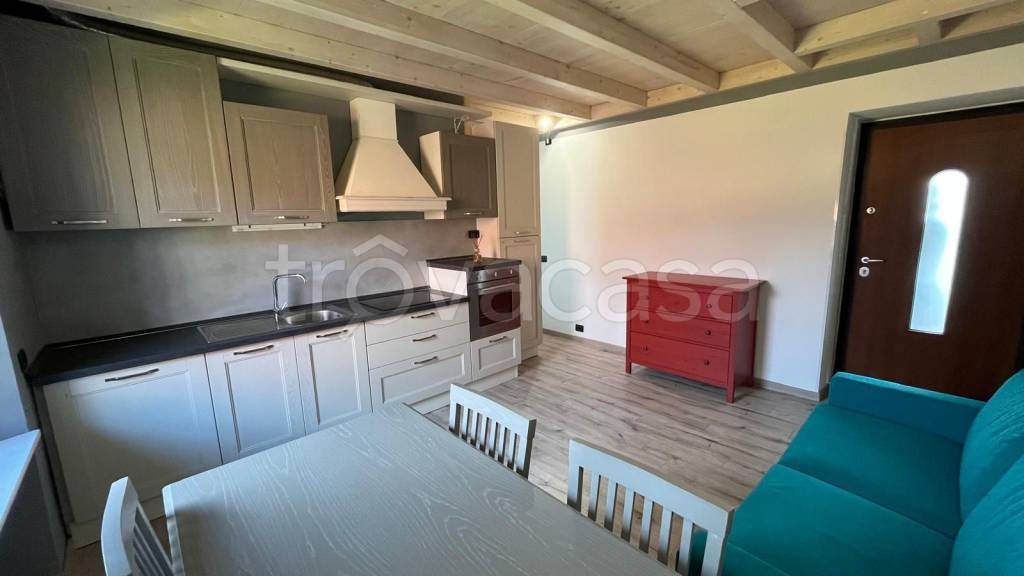 appartamento in affitto a Cantello in zona Gaggiolo