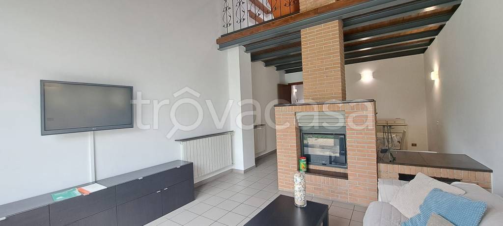 casa indipendente in affitto a Cantello