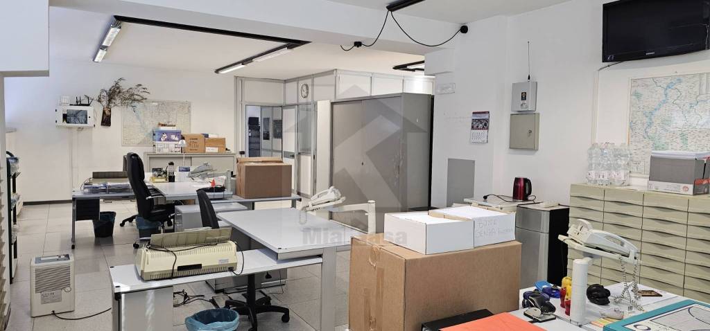 ufficio in affitto a Cardano al Campo