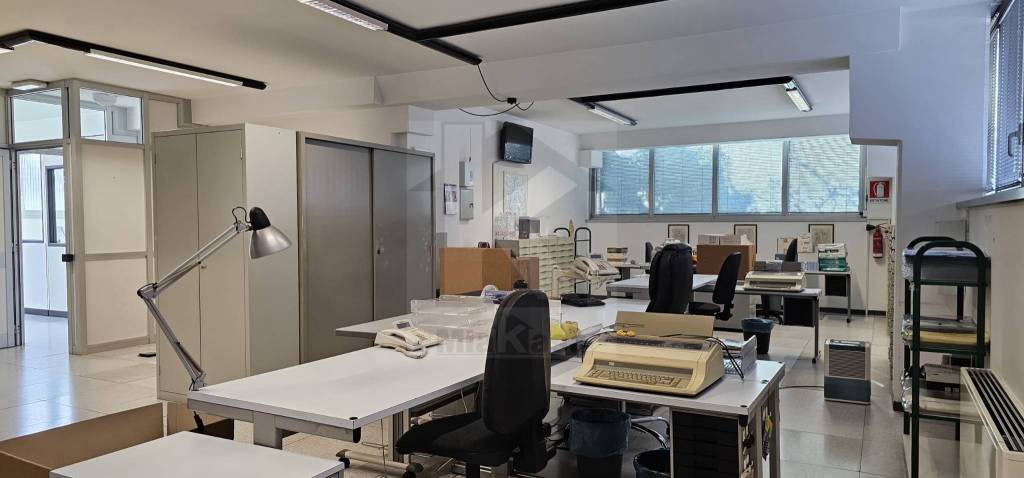 ufficio in affitto a Cardano al Campo