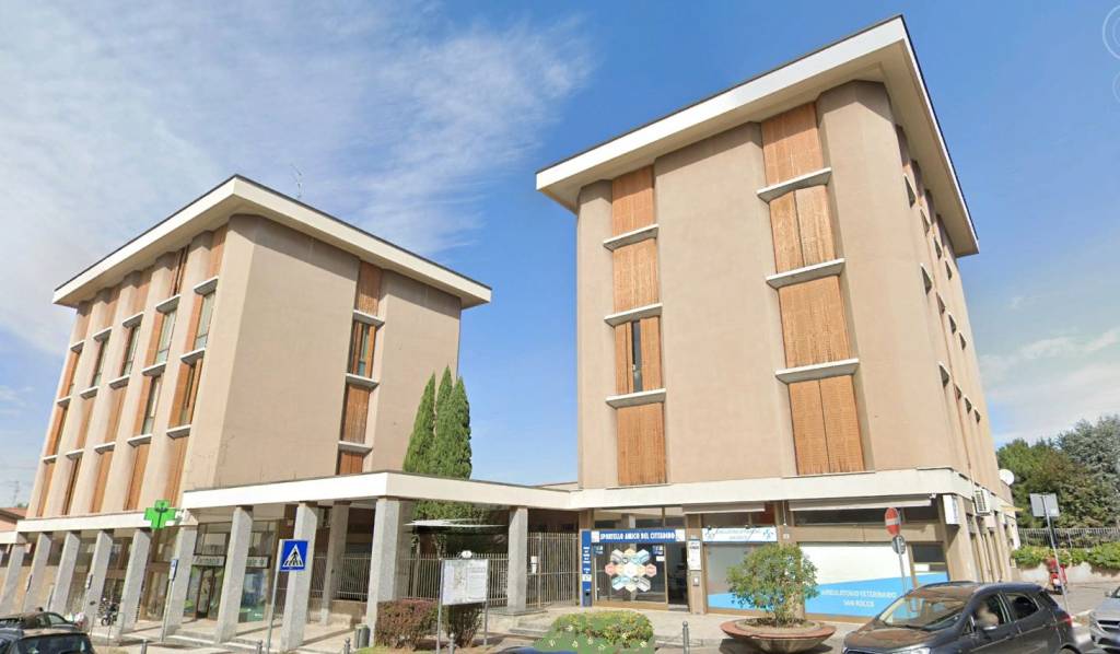 negozio in affitto a Cardano al Campo