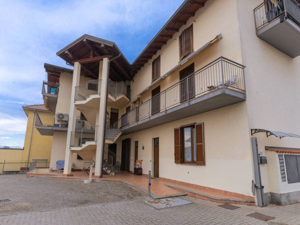 appartamento in affitto a Cardano al Campo