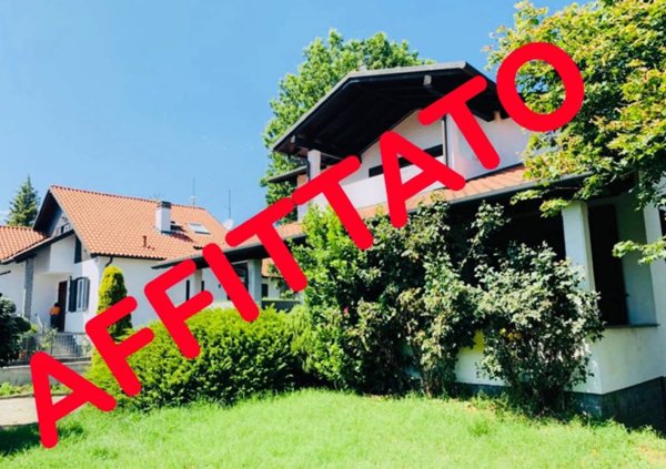 casa indipendente in affitto a Carnago