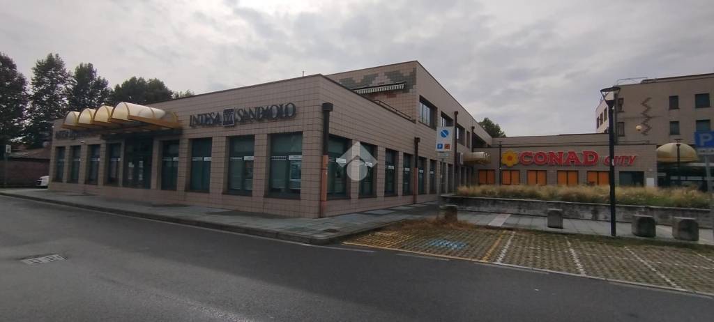 ufficio in affitto a Caronno Pertusella