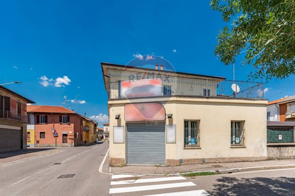 negozio in affitto a Caronno Pertusella