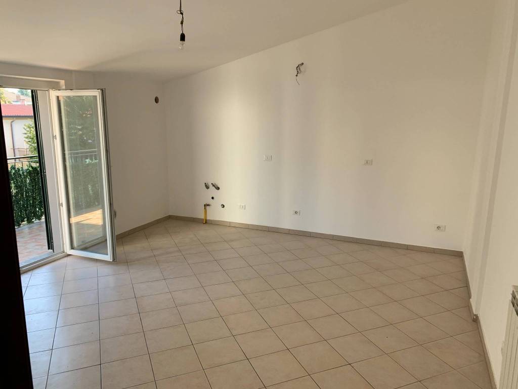 appartamento in affitto a Caronno Pertusella