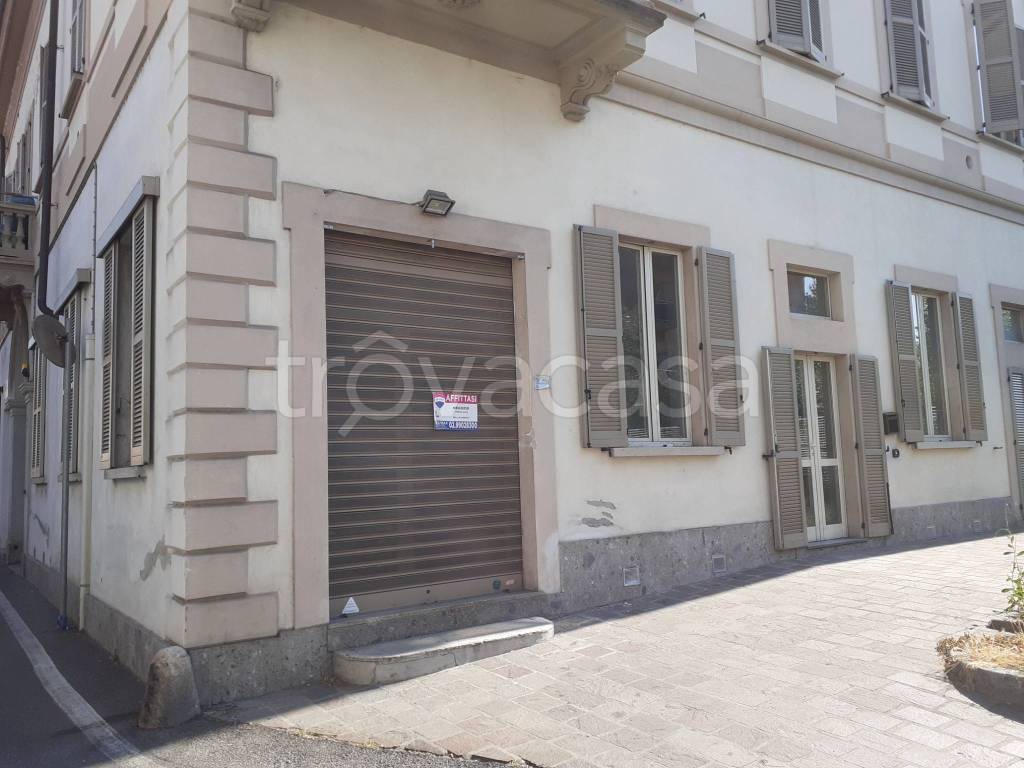 appartamento in affitto a Caronno Pertusella