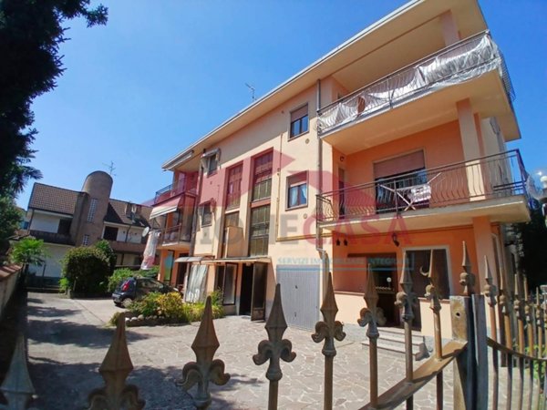 appartamento in affitto a Caronno Pertusella
