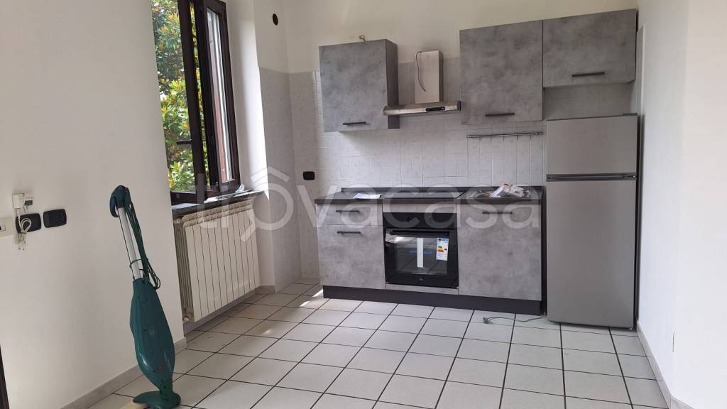 appartamento in affitto a Caronno Pertusella
