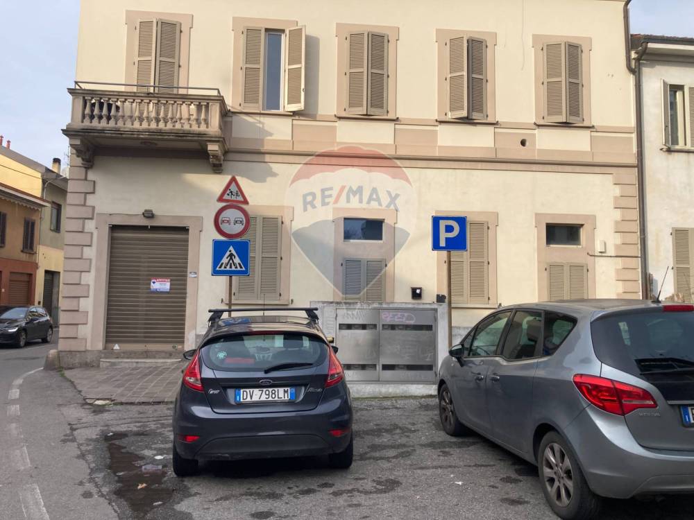 negozio in affitto a Caronno Pertusella