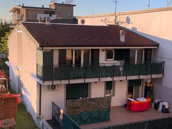 appartamento in affitto a Caronno Pertusella