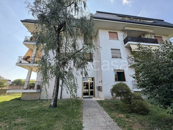 appartamento in affitto a Caronno Pertusella