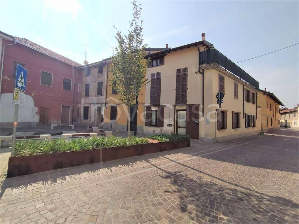 appartamento in affitto a Caronno Pertusella