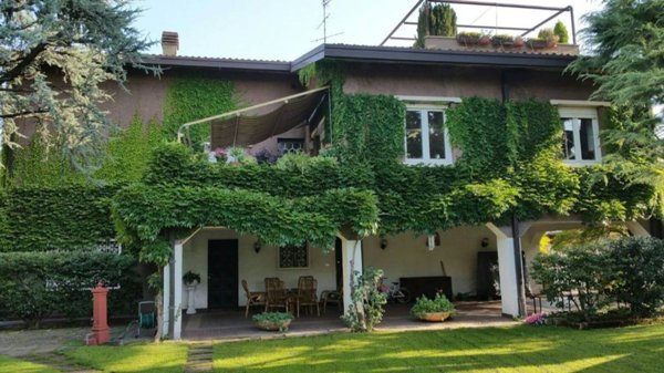 casa indipendente in affitto a Caronno Pertusella