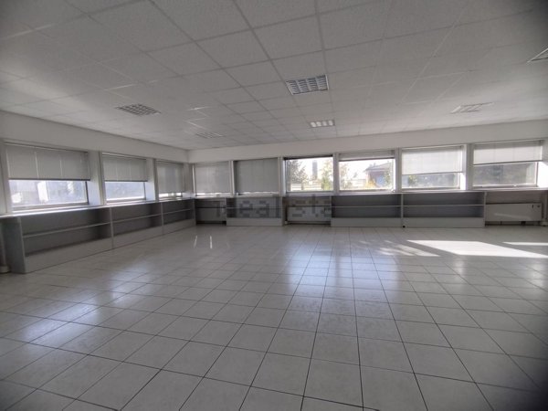 ufficio in affitto a Caronno Pertusella