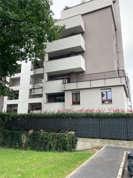 appartamento in affitto a Caronno Pertusella