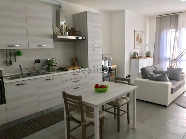 appartamento in affitto a Caronno Pertusella