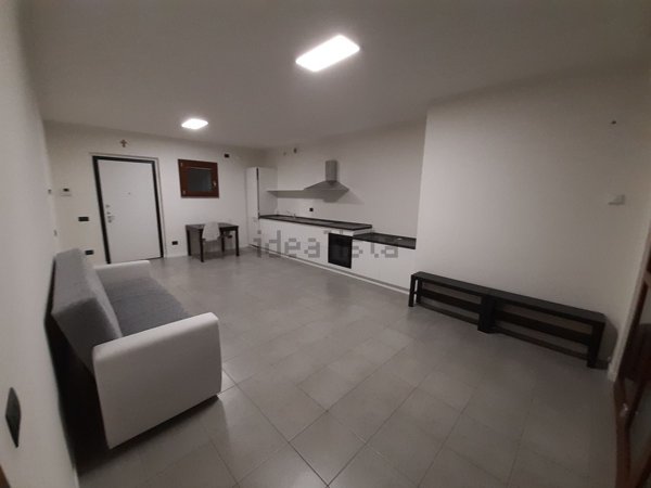 appartamento in affitto a Caronno Pertusella