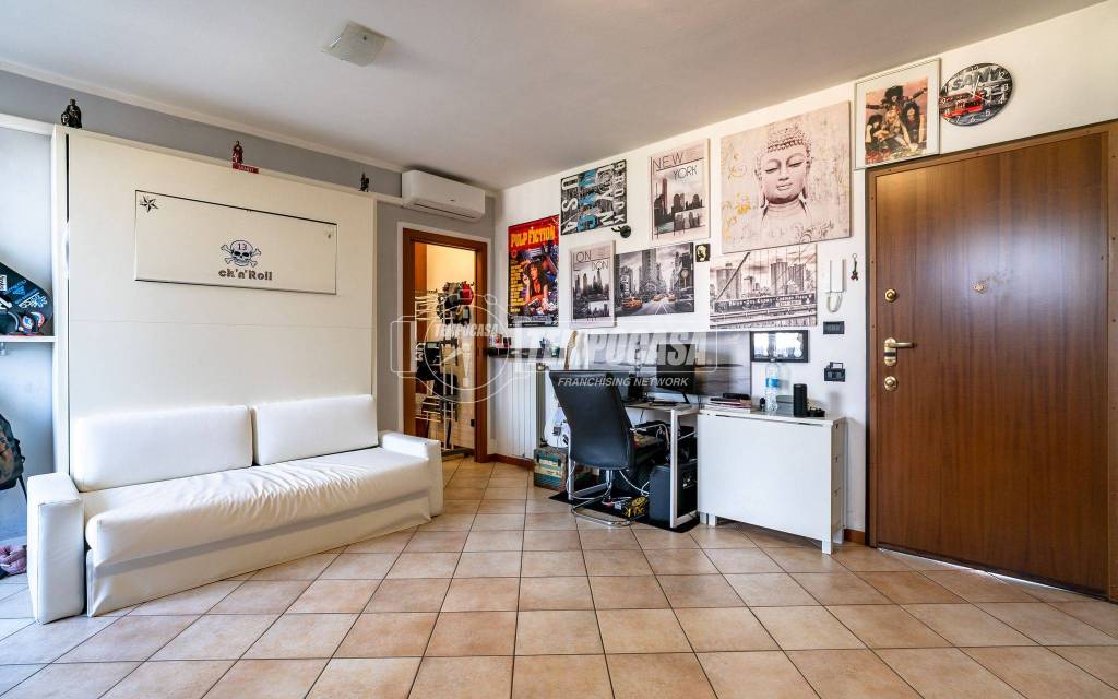 appartamento in affitto a Caronno Pertusella