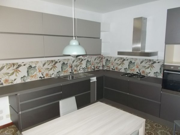 appartamento in affitto a Caronno Pertusella