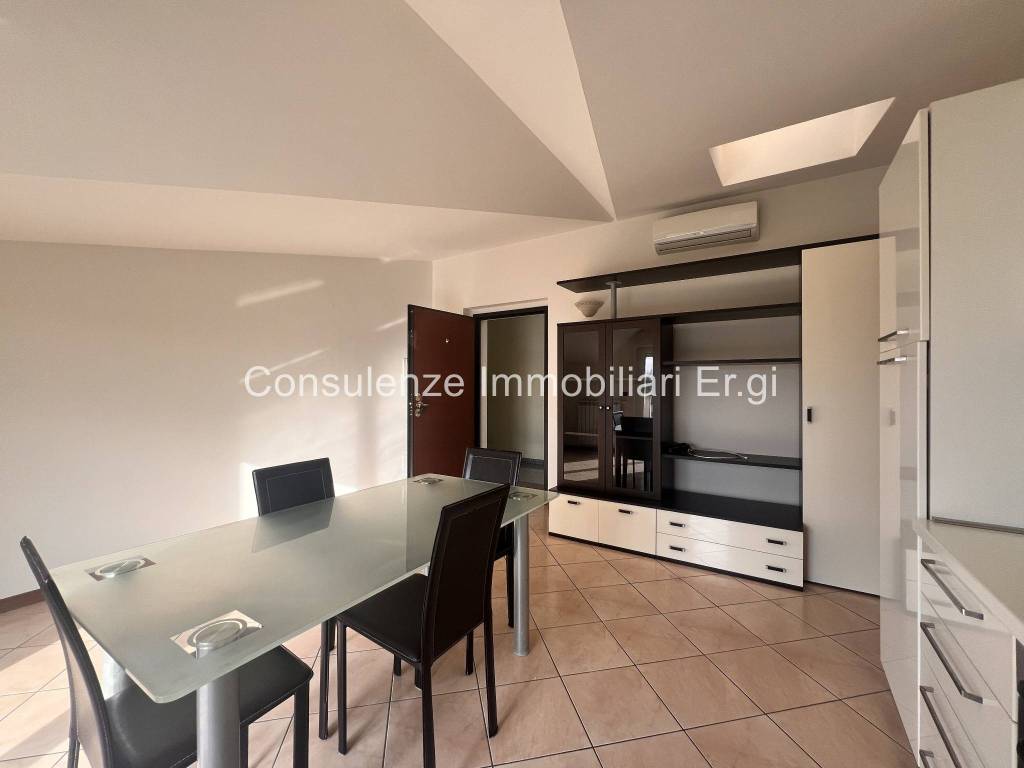 appartamento in affitto a Caronno Pertusella
