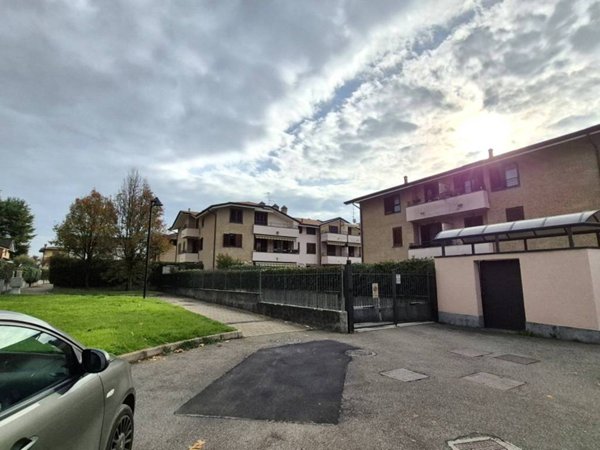 appartamento in affitto a Caronno Pertusella