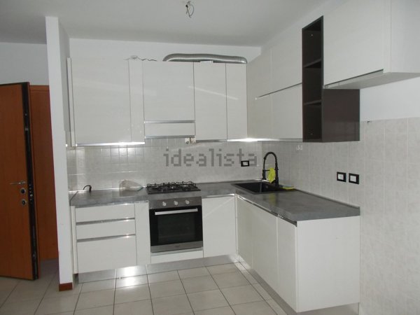 appartamento in affitto a Caronno Pertusella