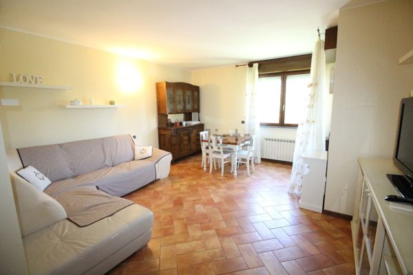 appartamento in affitto a Caronno Pertusella