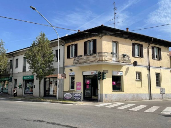 negozio in affitto a Caronno Pertusella
