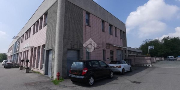 ufficio in affitto a Caronno Pertusella