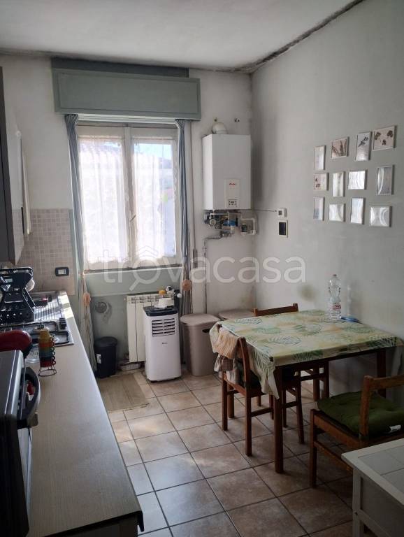 appartamento in affitto a Caronno Pertusella