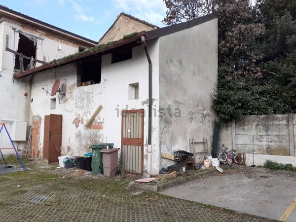 appartamento in affitto a Caronno Pertusella