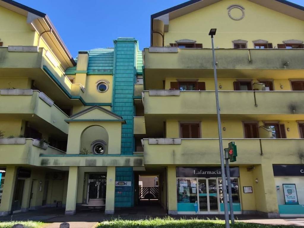 appartamento in affitto a Caronno Pertusella