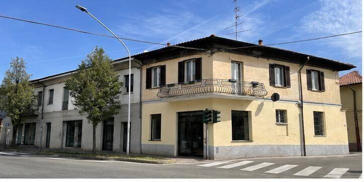 negozio in affitto a Caronno Pertusella