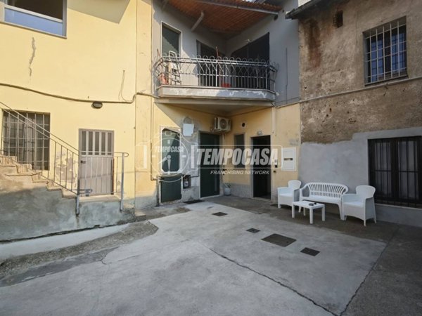 appartamento in affitto a Caronno Pertusella