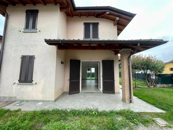 casa indipendente in affitto a Casale Litta in zona Villadosia