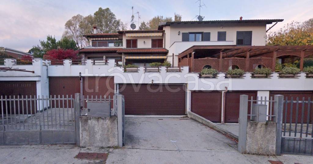 appartamento in affitto a Casciago
