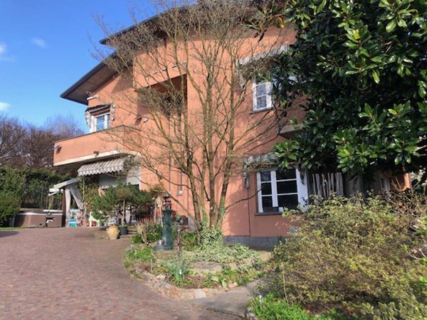 appartamento in affitto a Casciago in zona Morosolo