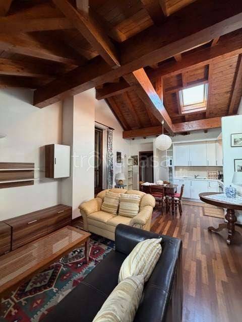 appartamento in affitto a Casciago