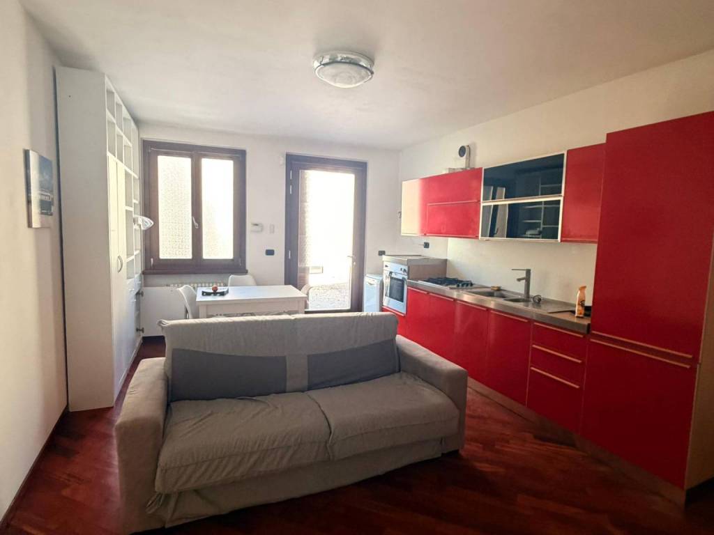 appartamento in affitto a Casciago in zona Casarico