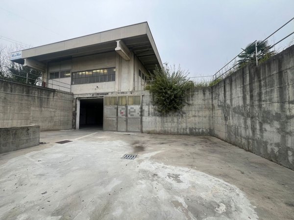 ufficio in affitto a Casorate Sempione