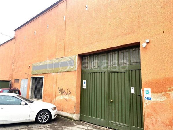 locale commerciale in affitto a Cassano Magnago