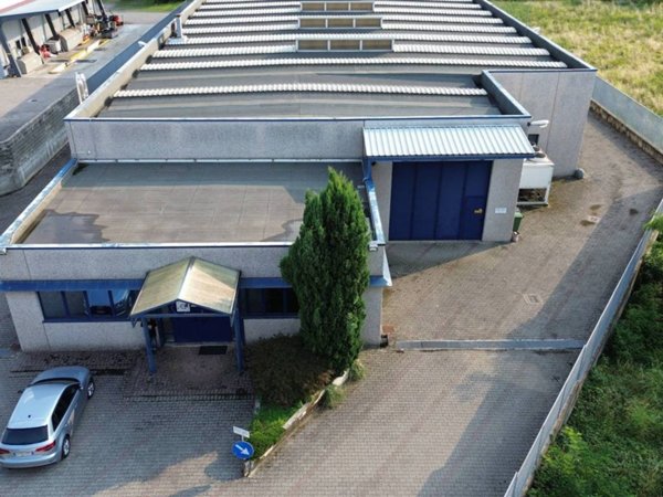 locale commerciale in affitto a Cassano Magnago
