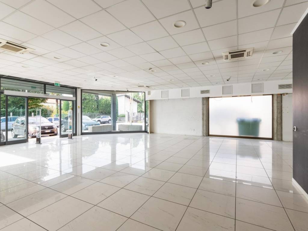 negozio in affitto a Cassano Magnago