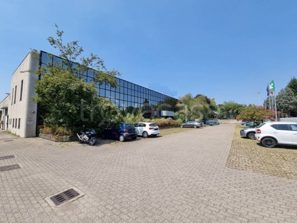 capannone in affitto a Cassano Magnago