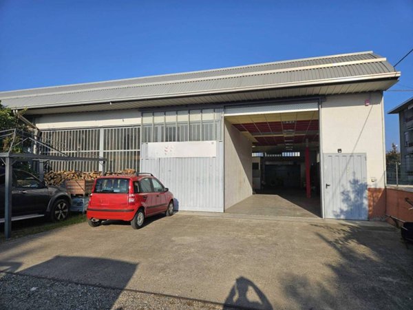 locale commerciale in affitto a Cassano Magnago