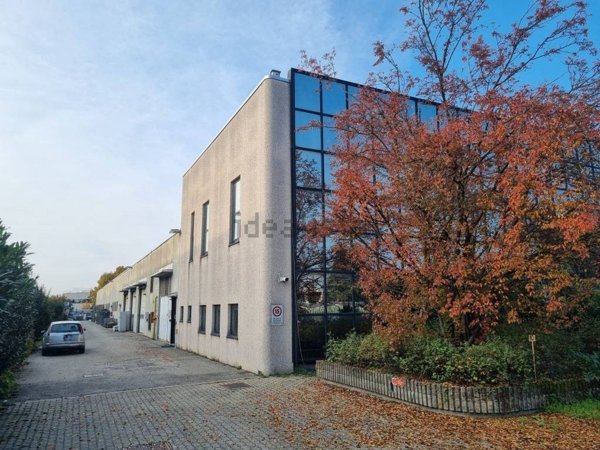 capannone in affitto a Cassano Magnago