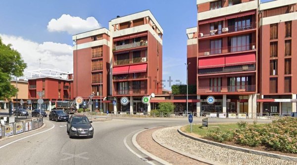 negozio in affitto a Cassano Magnago