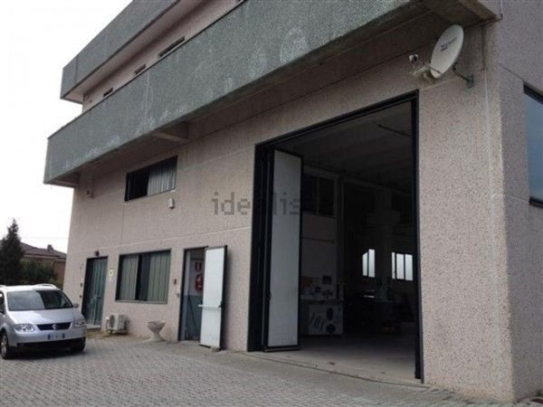 locale commerciale in affitto a Cassano Magnago