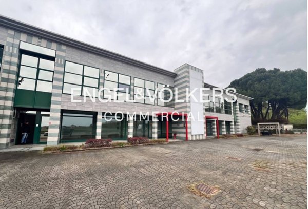 locale commerciale in affitto a Cassano Magnago